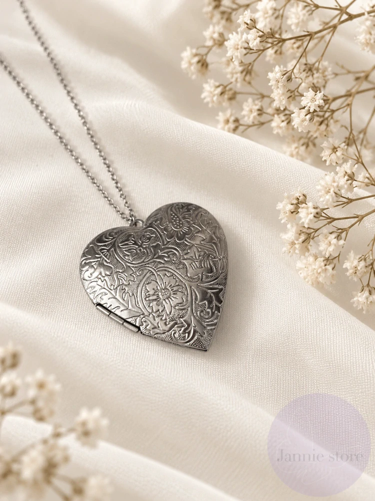 Vintage Heart Pendant - Maxi