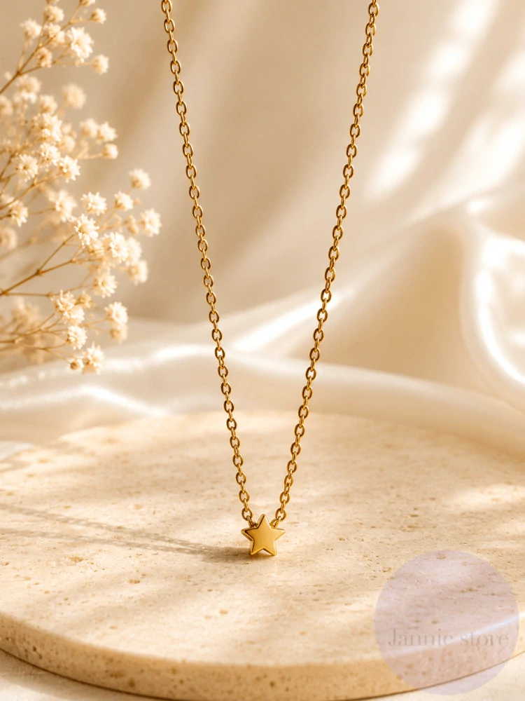 Minimalistic Star Necklace