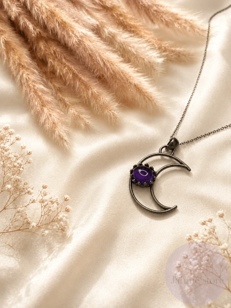 Moon Necklace w Amethyst