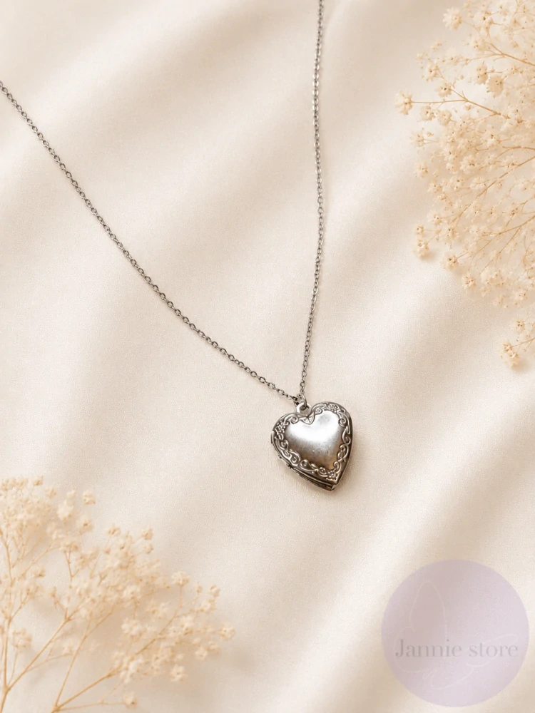 Vintage Heart Pendant - Small