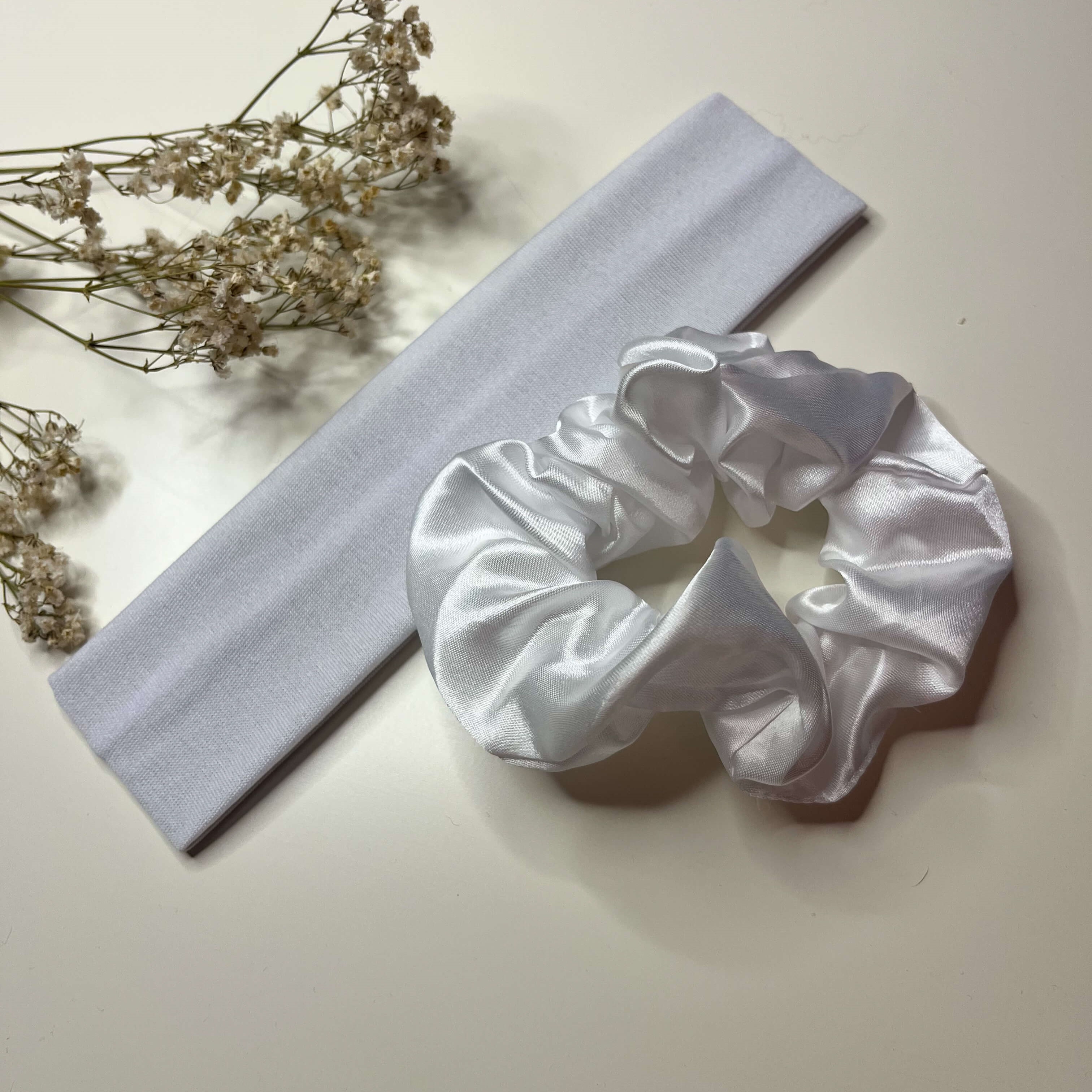 Scrunchie and Heandband - white