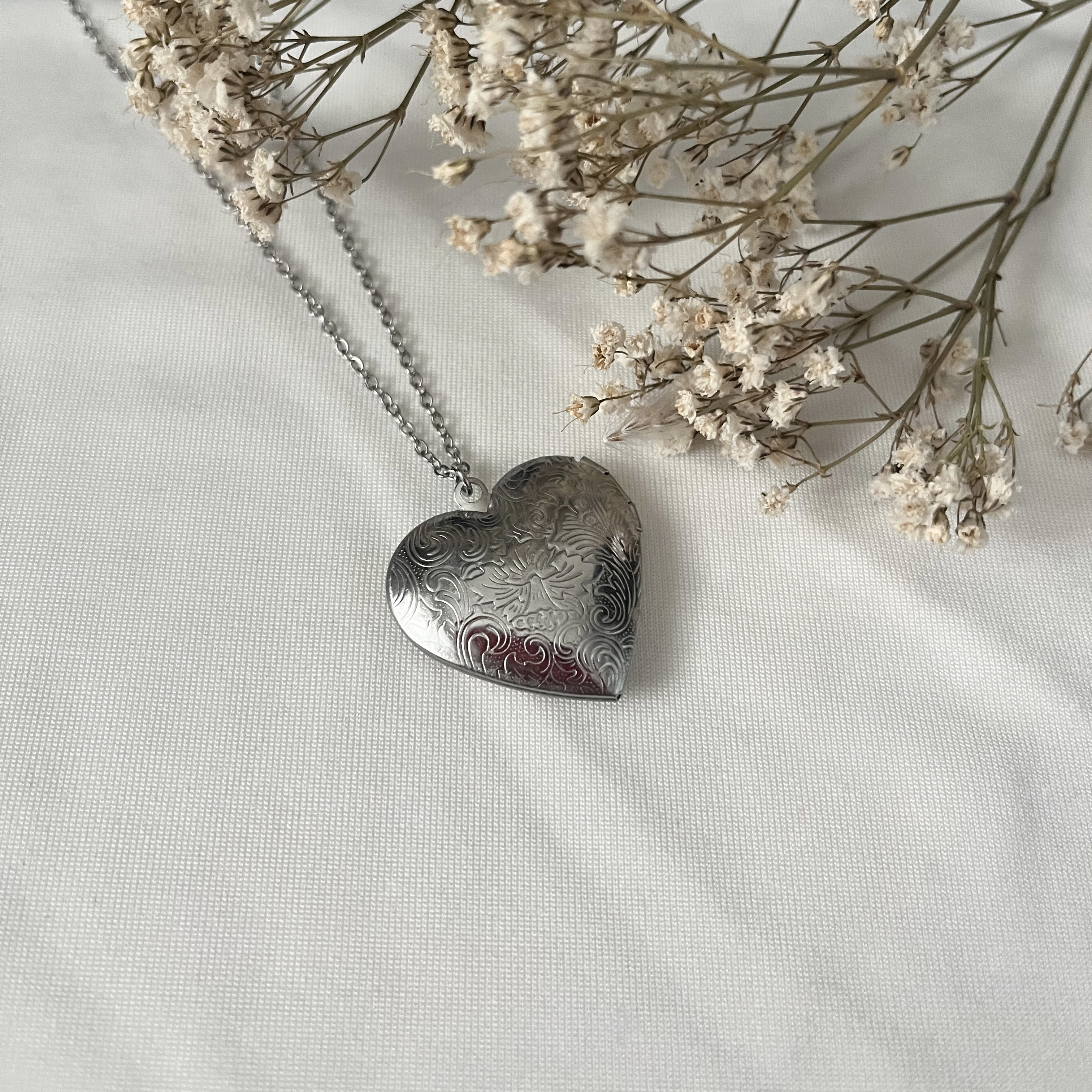 Vintage heart pendant - flowers