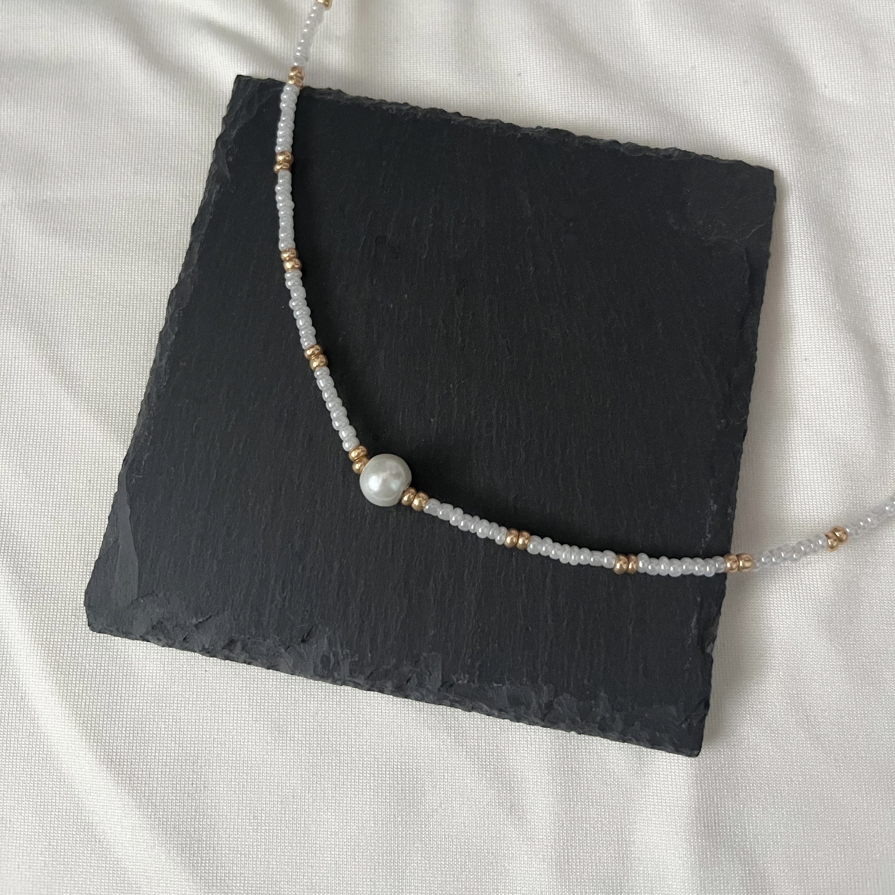 Pearl In Middle Necklace
