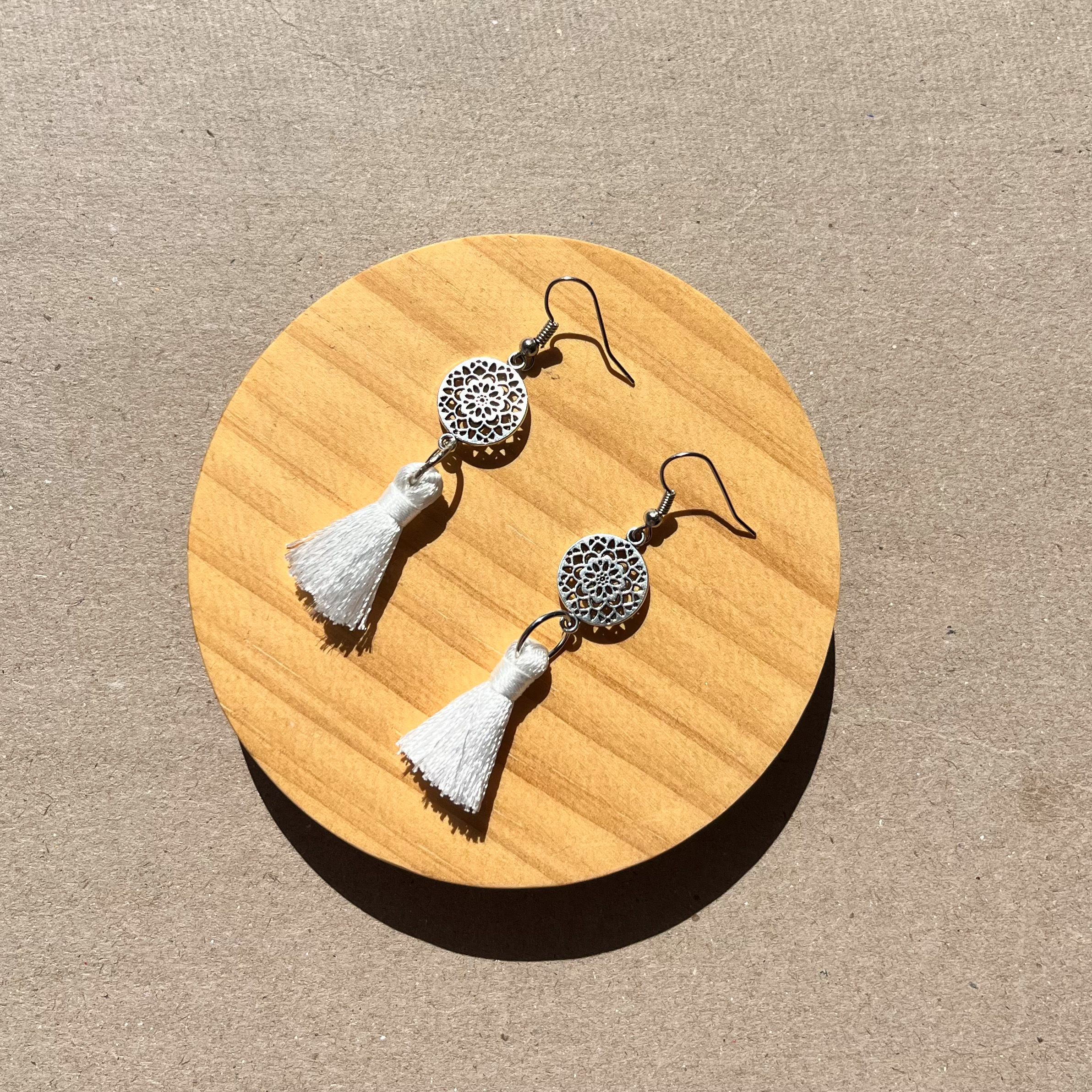 Mandala tassels - white