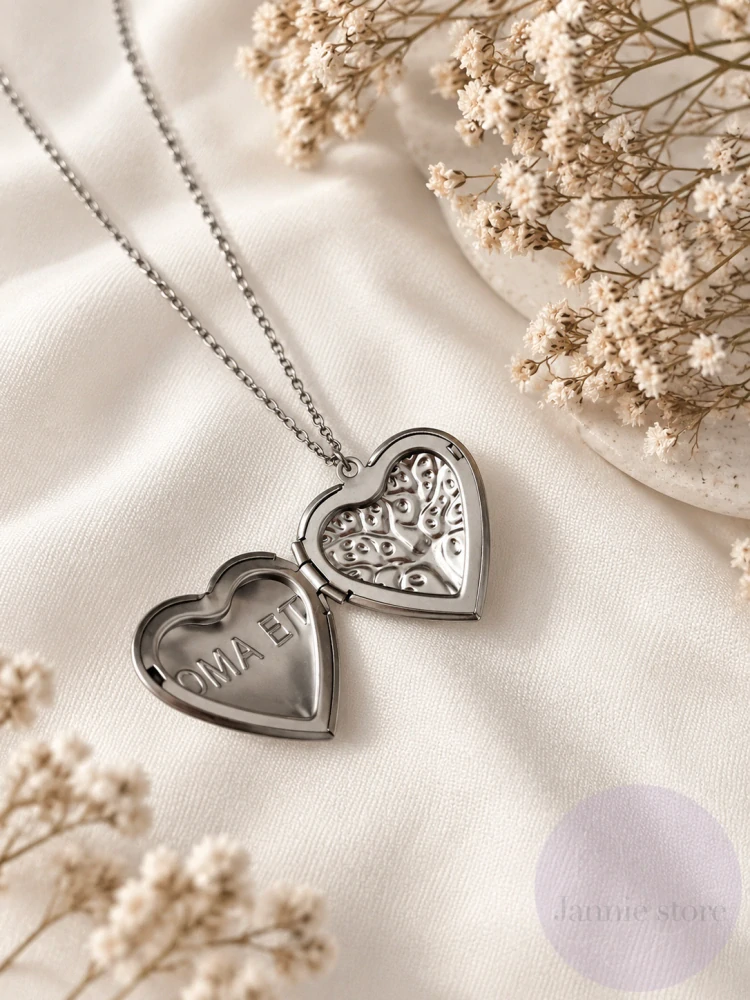 Vintage Heart Pendant - Tree