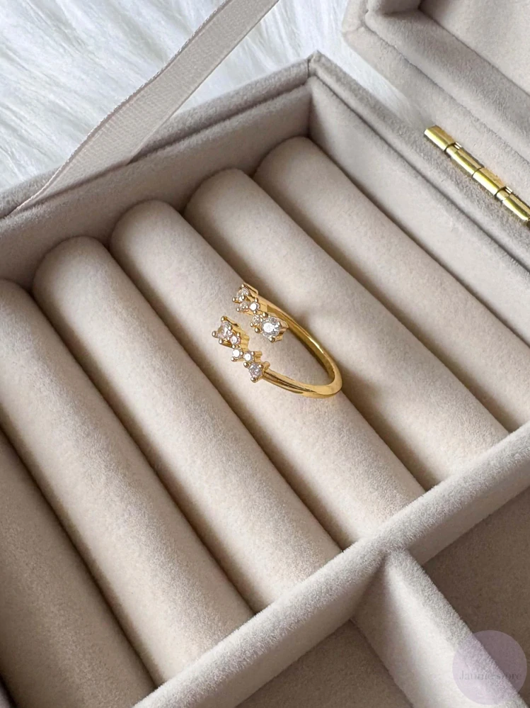 Stars Ring