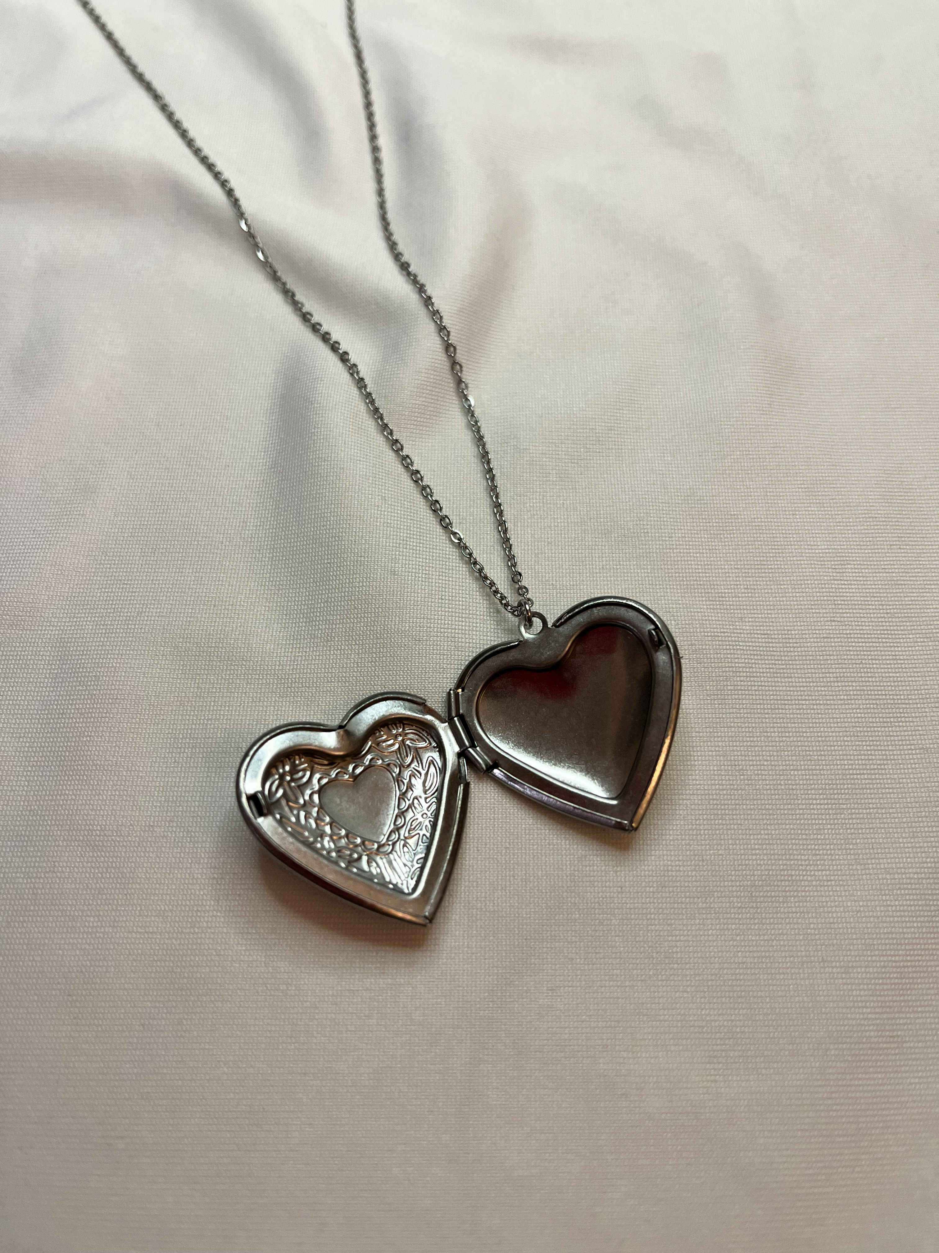 Vintage heart pendant - large