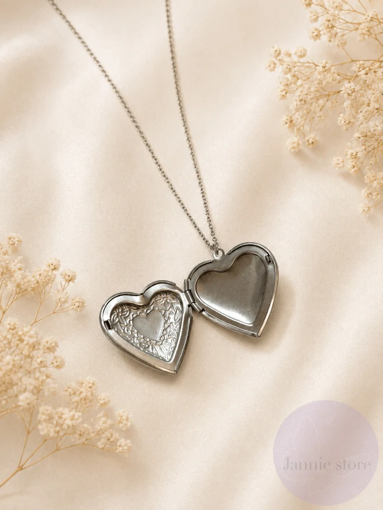 Vintage heart pendant - large