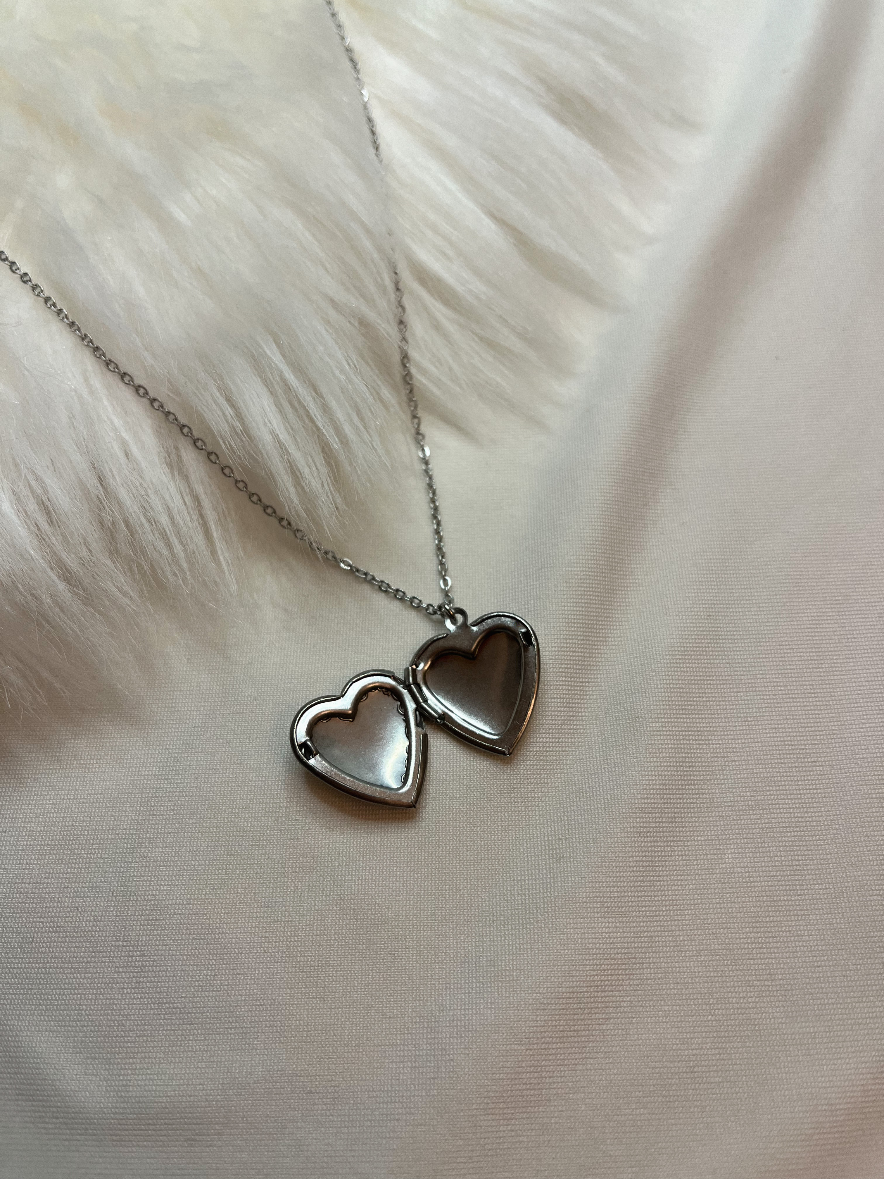 Vintage heart pendant - small