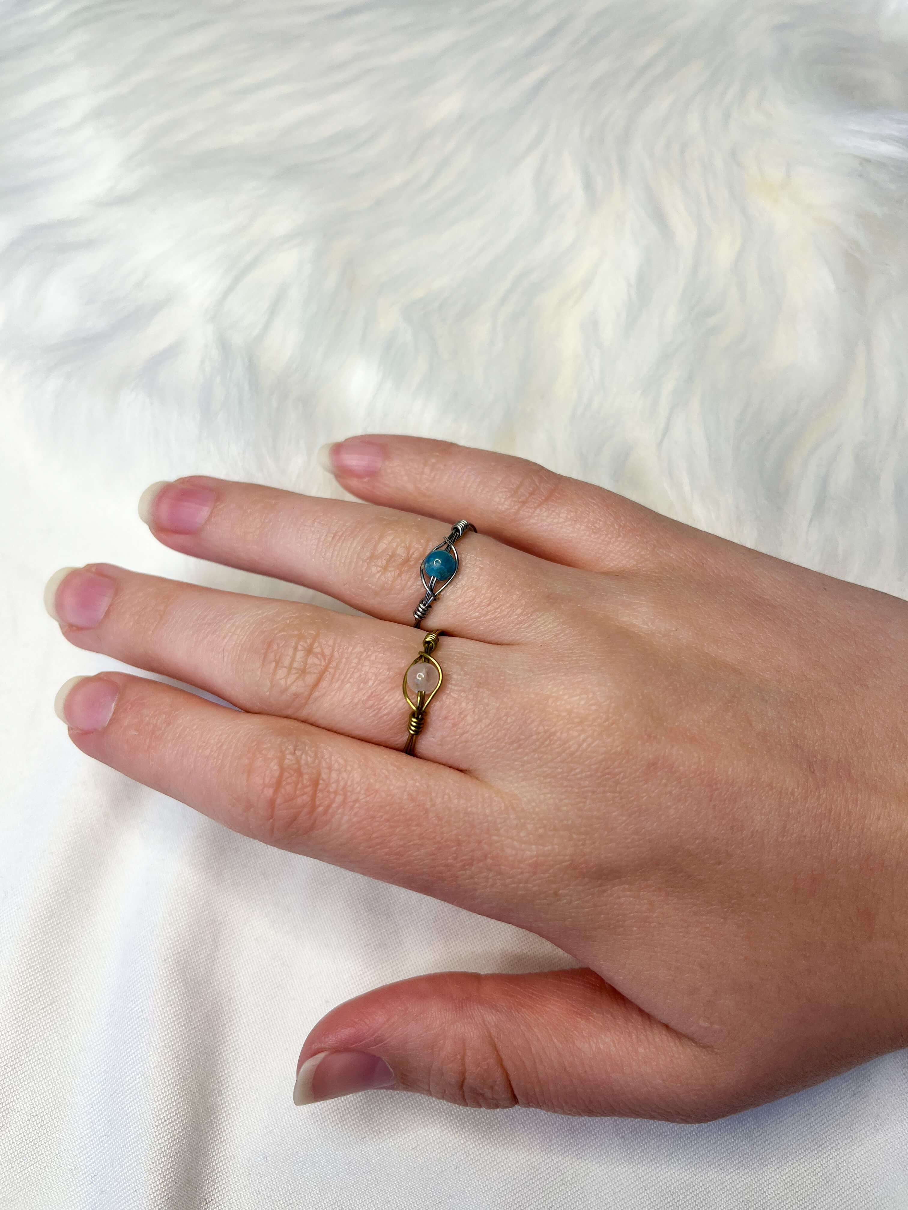 Minimalistic Ring w mineral