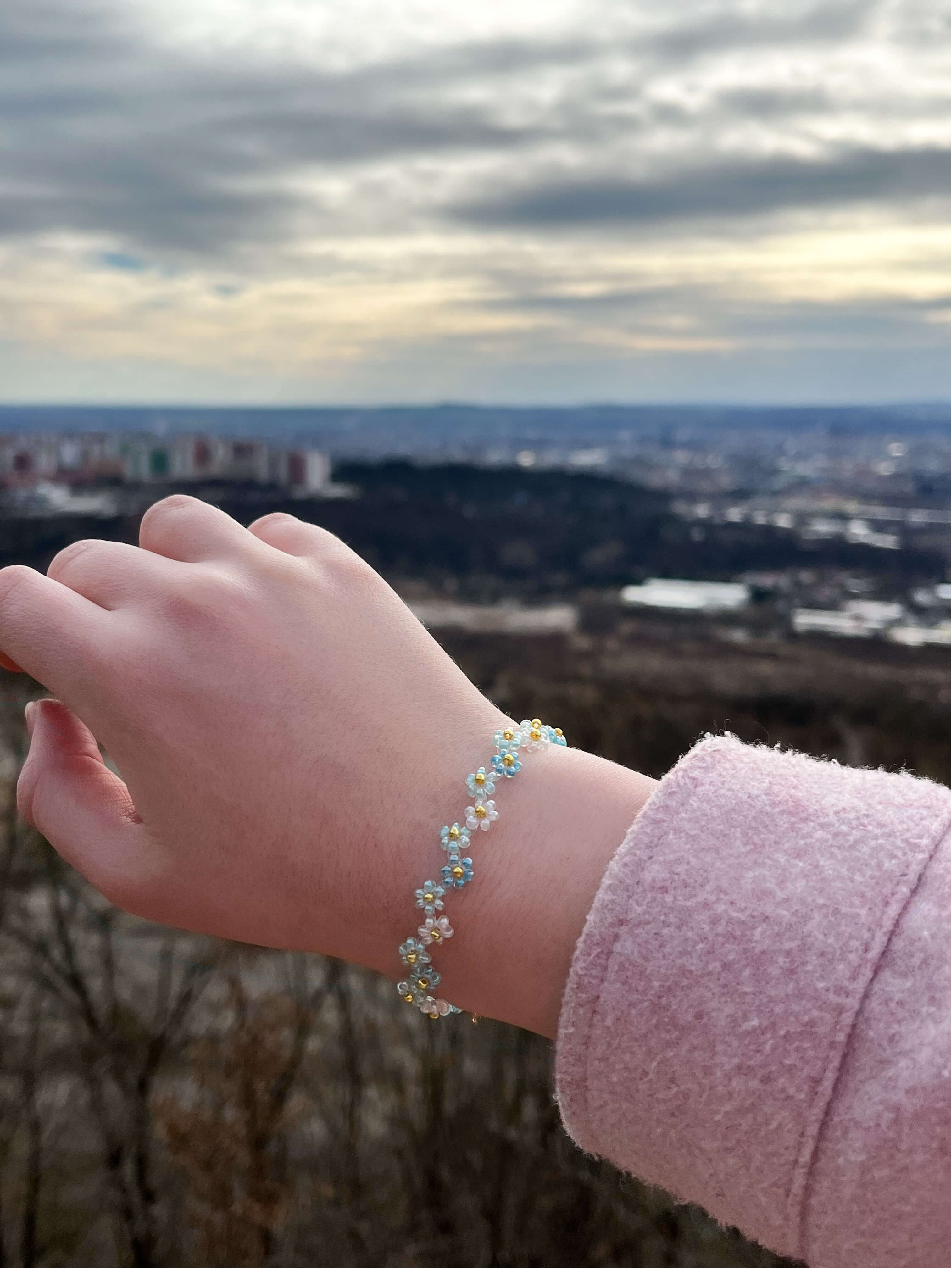 Ombré flower bracelet
