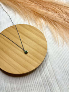 Minimalistic gemstone